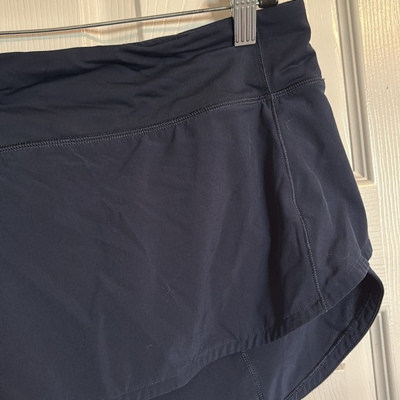 Lululemon women’s navy blue lined 2.5” inseam athletic shorts size 14 - Picture 3 of 11